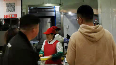 西安工業(yè)大學(xué)北方信息學(xué)院食堂在五鄰食坊采購(gòu)咖喱調(diào)味醬
